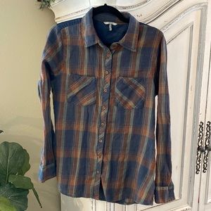 BKE Plaid Flannel Eased Button Up Shirt, Women’s size Small